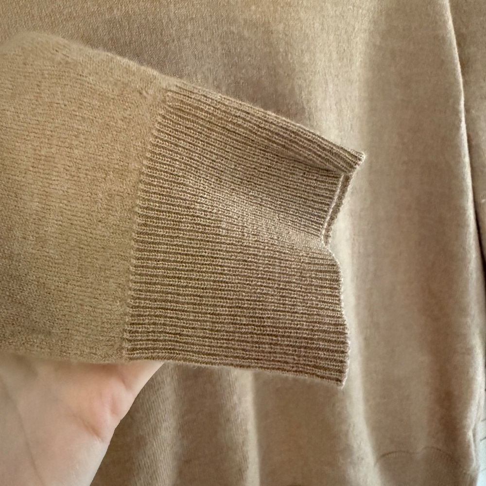 Saks Fifth Avenue | Halston | Size L | 100% Merino Wool Turtleneck Sweater - Picture 6 of 7